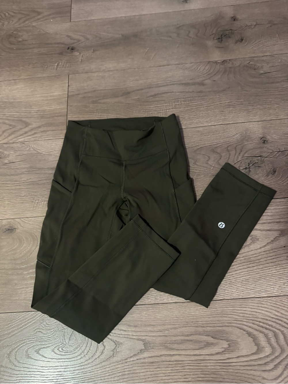 Lululemon Olive Green High-Rise Leggings Speed Up Crop Size 2 Inseam 21” GUC